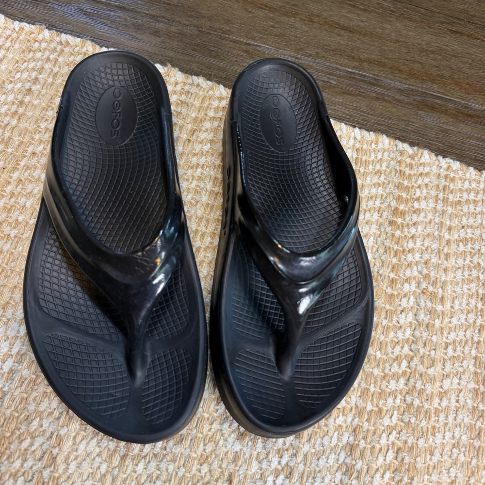 OOFOS OOmega OOriginal Black Platform Recovery Sandals Womens 9 Thong Flip Flops - Picture 3 of 8